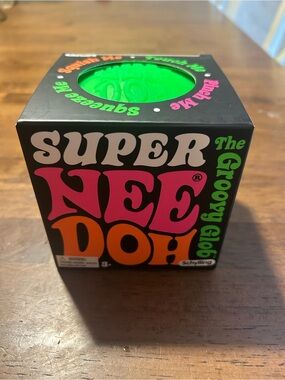 Super NeeDoh The Groovy Glop - Green